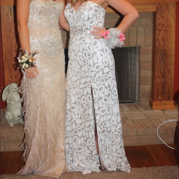 Alyce prom dress - Picture 2 of 8